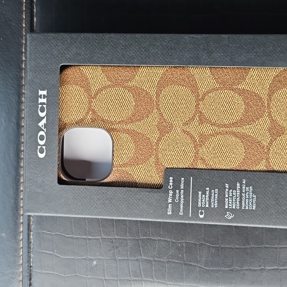 SIGNATURE COACH PHONE CASE - Picture 1 of 4